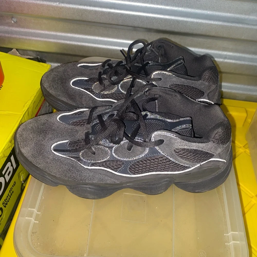 Yeezy - Picture 1 of 6